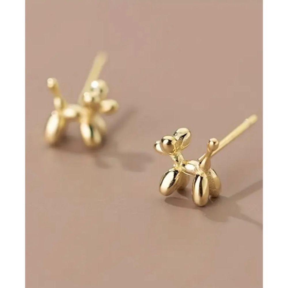 NEW Dainty Whimsical Balloon Dog stud Earrings in Gold color - Boutique